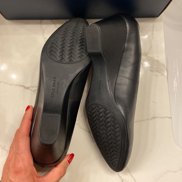 Cole Haan black leather wedges - Picture 3 of 5